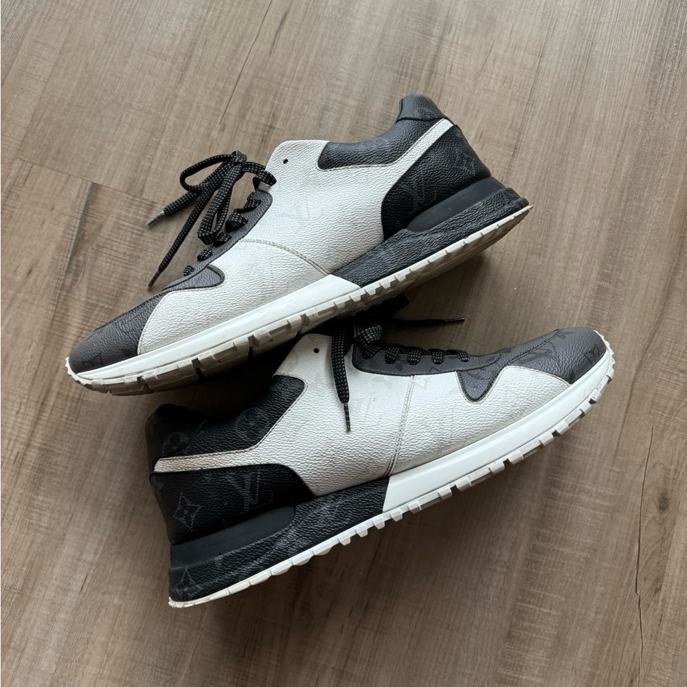 Louis Vuitton Men’s Sneakers Size 10 / or euro 43